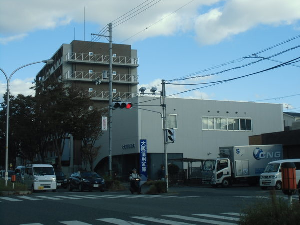 銀行　北おおさか信用金庫尼崎支店（銀行）まで977m