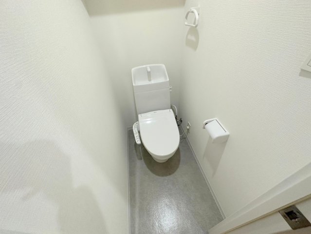 トイレ　綺麗なトイレにはウォシュレット標準装備です。