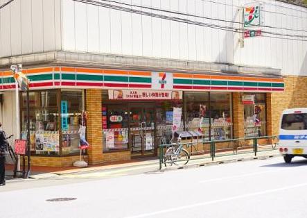コンビニ　セブンイレブン文京千石1丁目店（コンビニ）まで382m