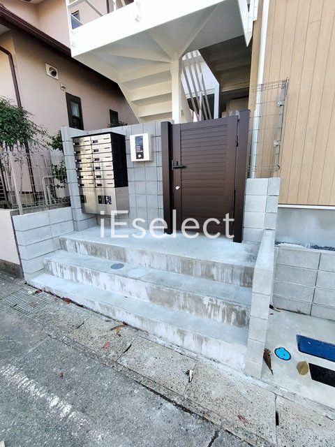 エントランス　建物入り口部分です