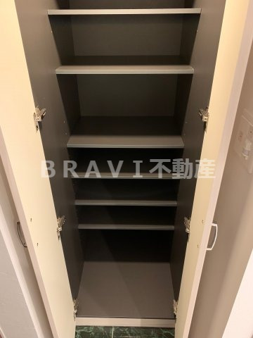 収納　【プレジオ都島本通】シューズボックス