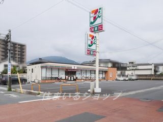 コンビニ　セブンイレブン広島可部中央店（コンビニ）まで150m