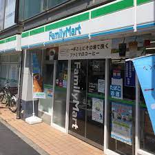 コンビニ　ファミリーマート（コンビニ）まで316m