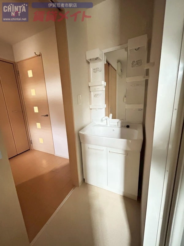 バルコニー　同物件別部屋の写真です