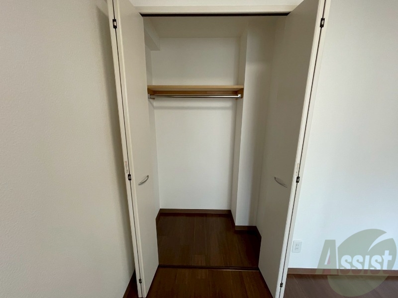 収納　寝室の収納です。部屋がすっきり片付きます。