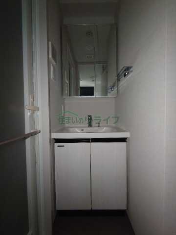 洗面設備　別階層の参考写真になります。