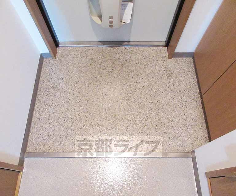玄関　段差少な目の玄関です