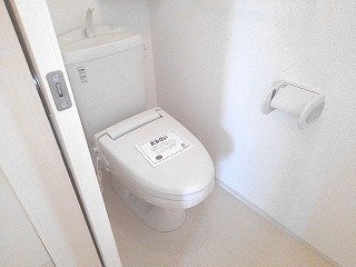 トイレ　清潔感のあるトイレです