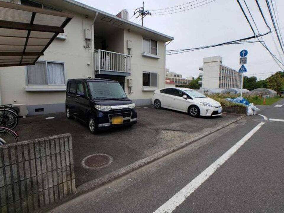 駐車場　駐車場