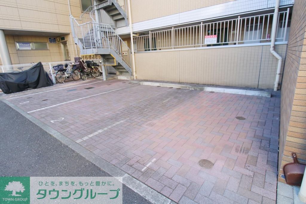 駐車場　庭