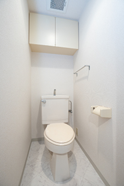 トイレ　※写真は同タイプ住戸です。