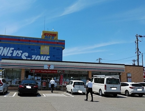 コンビニ　セブンイレブン富山掛尾店（コンビニ）まで430m