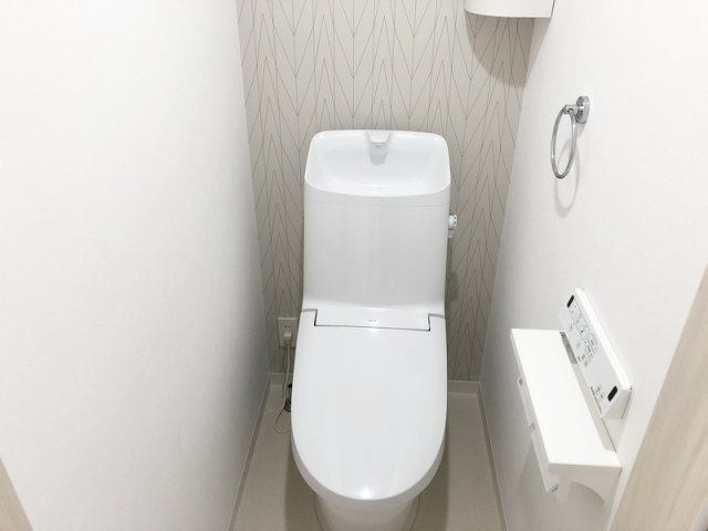 トイレ　嬉しい温水洗浄便座♪