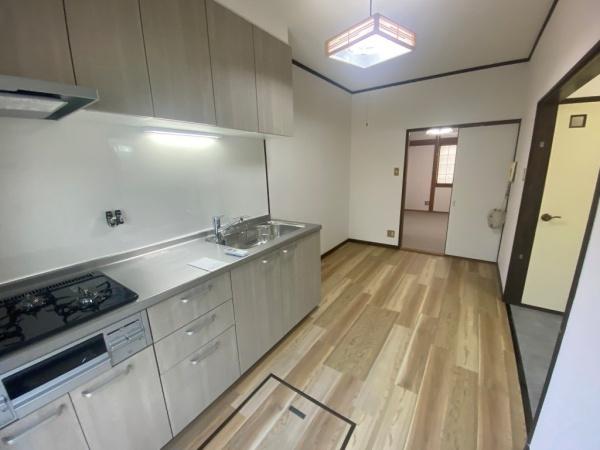 地下鉄西神・山手線 湊川公園駅 徒歩15分 2階建 築36年の居間写真