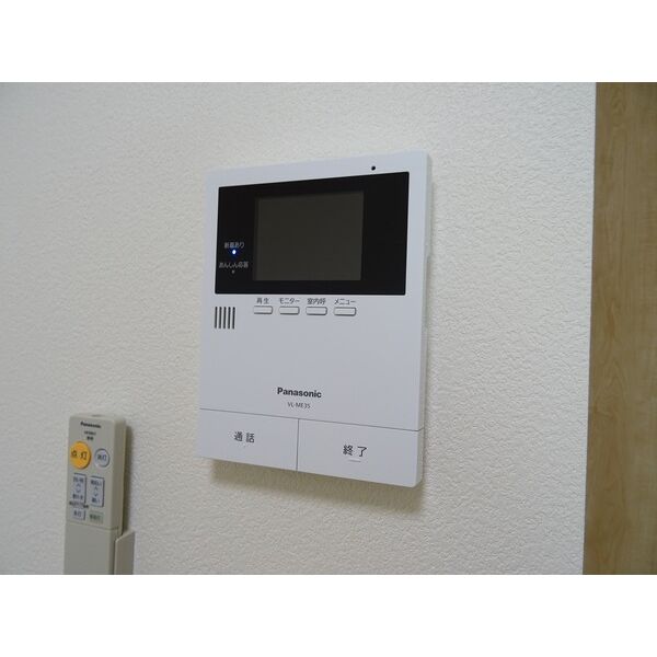 セキュリティ　★卸町駅徒歩圏内・築浅１LDK・インターネット無料★