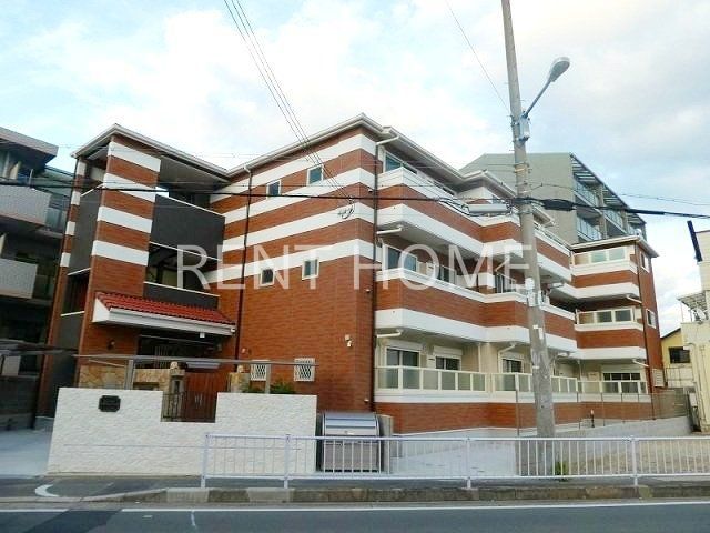 建物外観　2018年11月築
