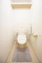 トイレ　トイレには快適な温水洗浄便座付