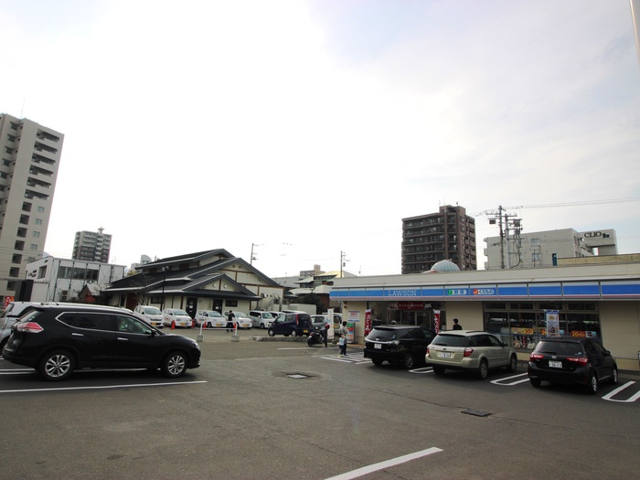 コンビニ　二十四軒3条3丁目1-1 ローソン札幌二十四軒3条店（コンビニ）まで500m