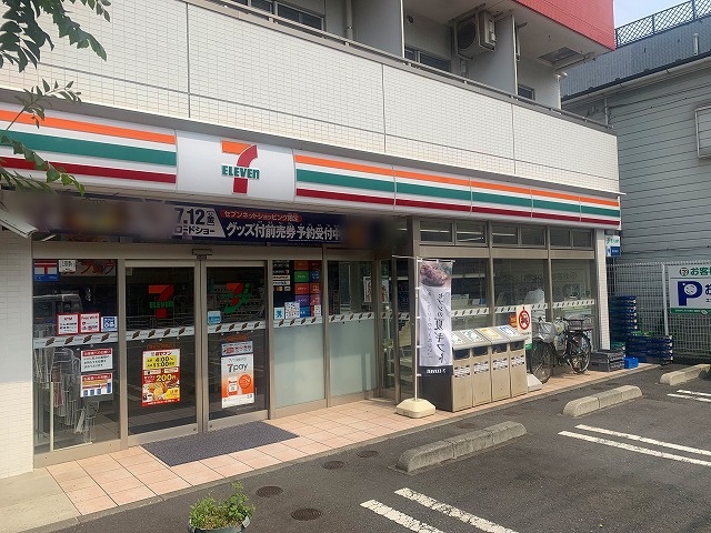 コンビニ　セブン－イレブン横浜大口駅前店（コンビニ）まで812m
