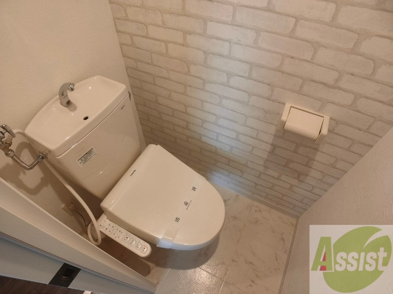 トイレ　ウォシュレットがついたトイレです。安心して使用できますね。