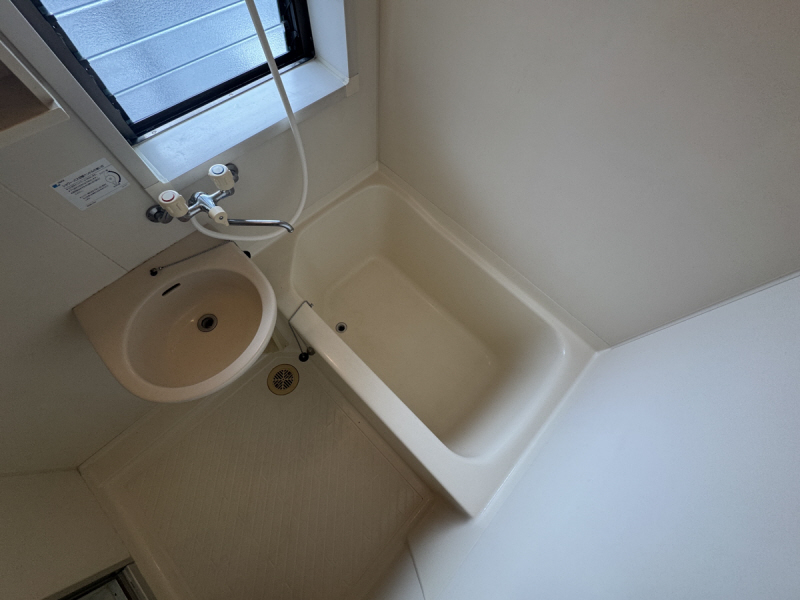 バス・シャワールーム　※別部屋のお写真です