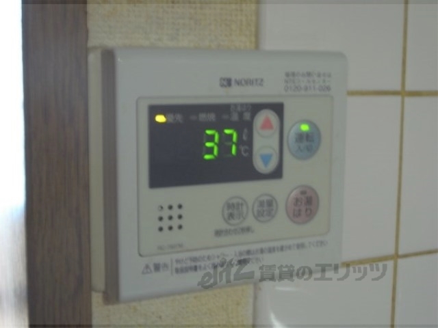 その他設備　給湯器リモコン