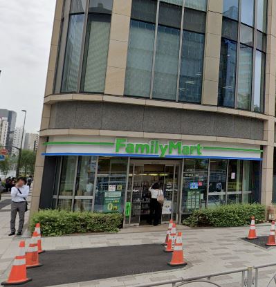 コンビニ　ファミリーマート 西五反田二丁目店（コンビニ）まで72m