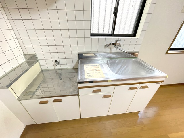 キッチン　★調理スペースが確保されたキッチン♪ガス２口コンロ設置可★