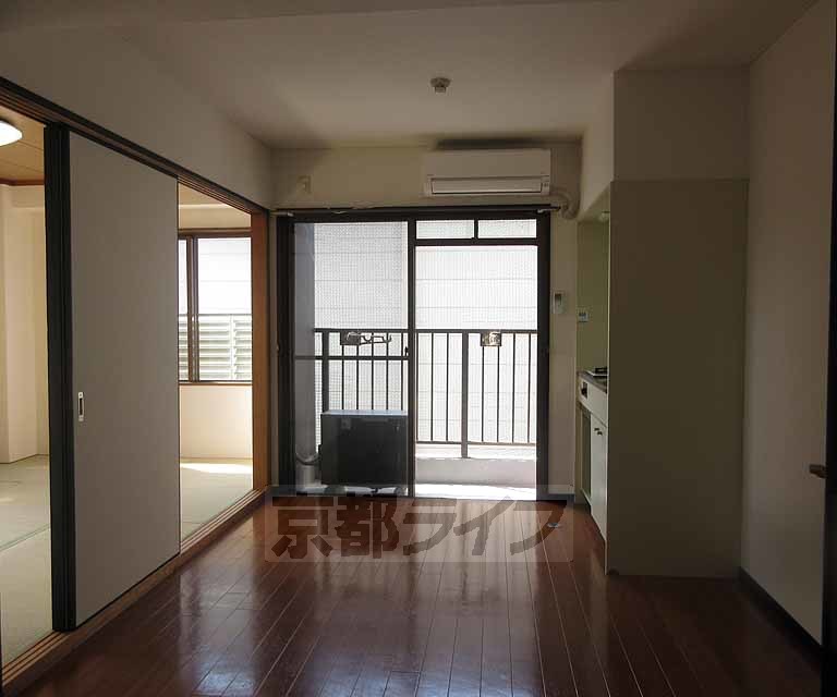 居室・リビング　広々としたお部屋で過ごしやすい！