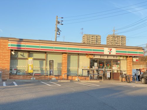 コンビニ　セブンイレブン 東海市名和町店（コンビニ）まで486m