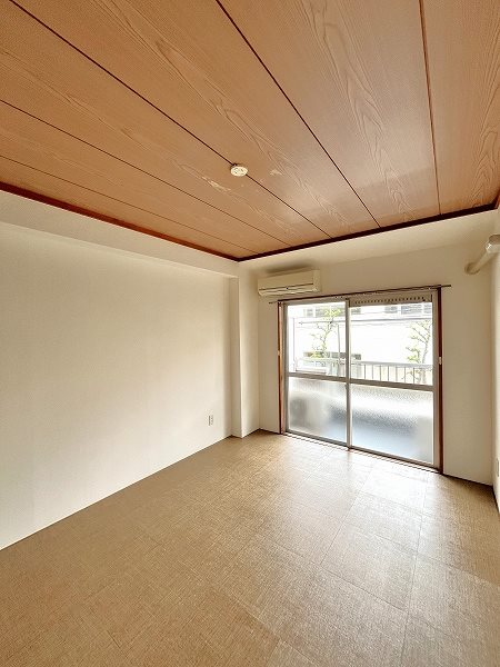 その他部屋・スペース　日当たり良い６帖のお部屋です。