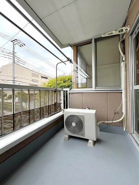 バルコニー　広めのバルコニーで日当たりも良いです。