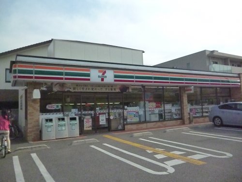 コンビニ　セブンイレブン　高木西町店（コンビニ）まで125m