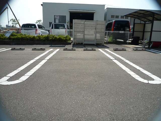 駐車場　駐車スペースもあります