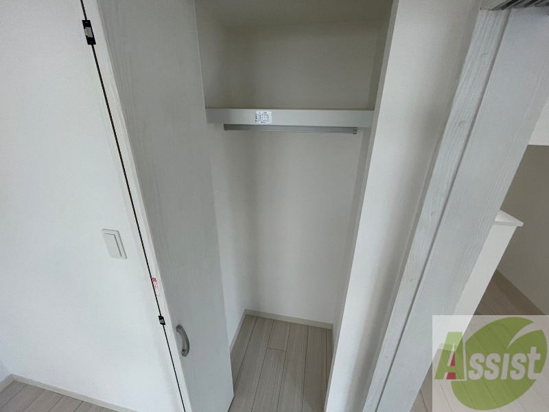 収納　寝室の収納です。部屋がすっきり片付きます。