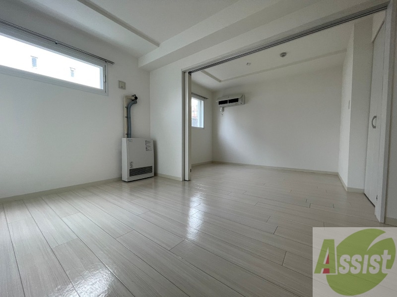 居室・リビング　広くてキレイなお部屋が広がっていて、充実した生活が送れそう。