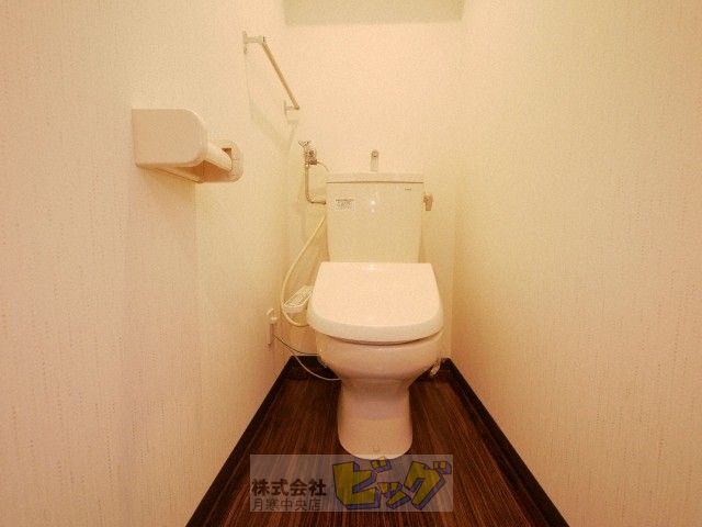 トイレ　ウォシュレット付き♪
