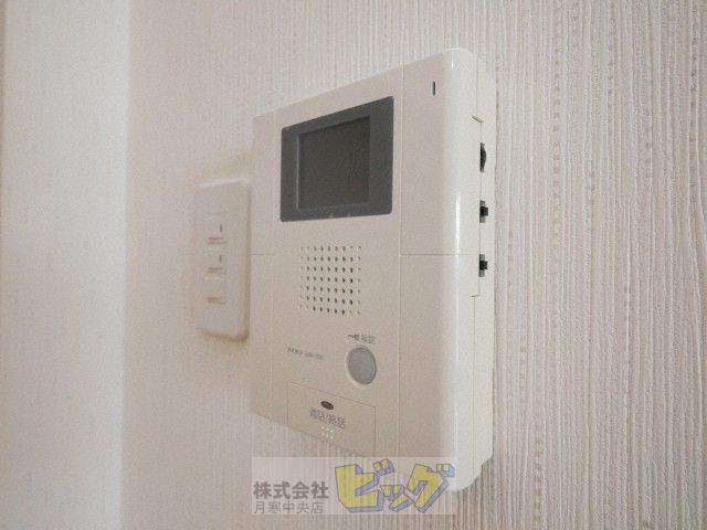 セキュリティ　TVモニター付きインターホンです♪