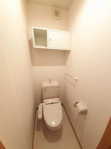 トイレ　清潔感のあるトイレです