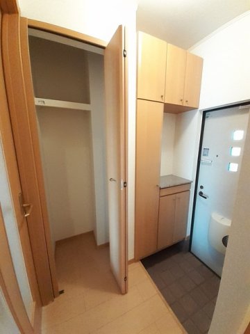 玄関　落ち着いた玄関です
