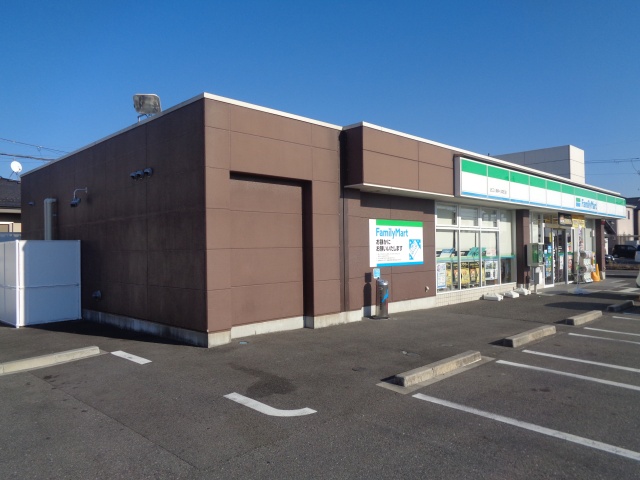 コンビニ　ファミリーマート　近江八幡中小森町店（コンビニ）まで766m