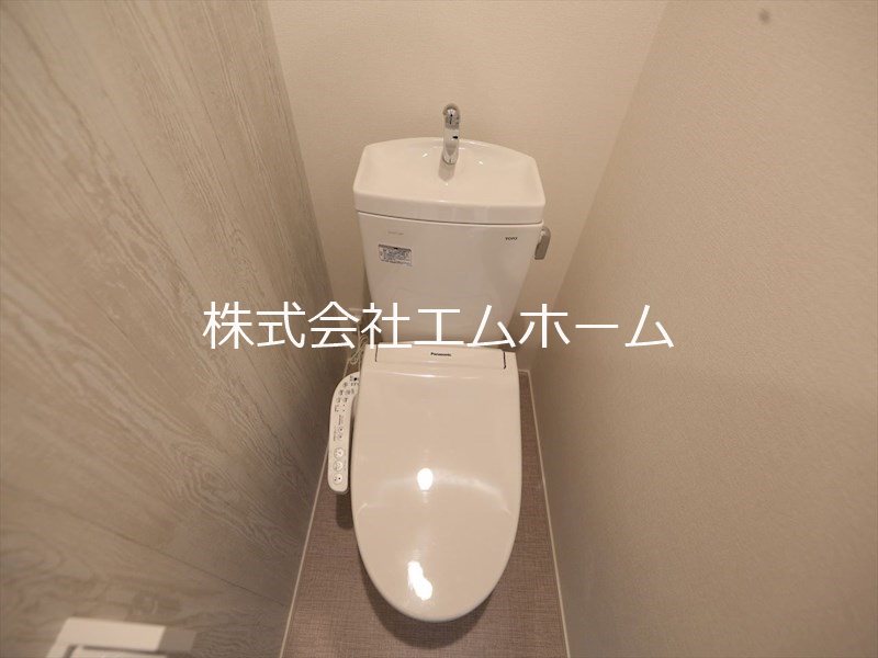 トイレ　温水洗浄暖房便座付トイレ　同仕様写真