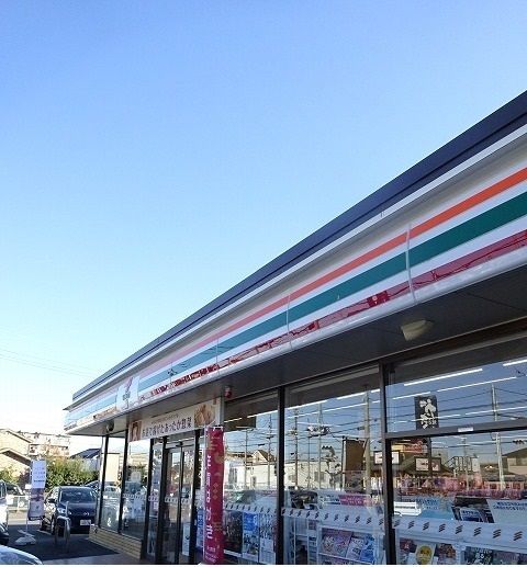 コンビニ　セブンイレブン（コンビニ）まで120m
