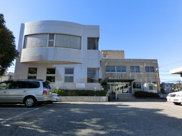 図書館　若葉図書館（図書館）まで180m