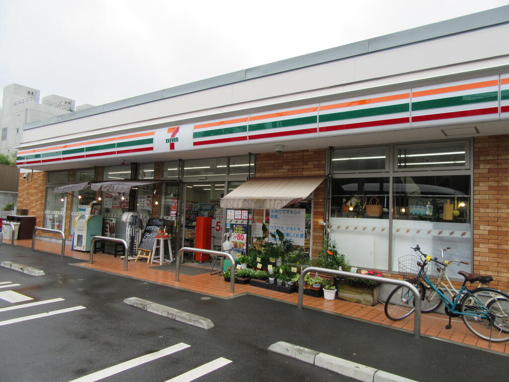 コンビニ　セブンイレブン世田谷上用賀1丁目店（コンビニ）まで239m
