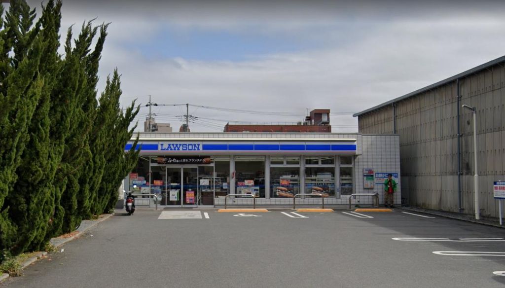 コンビニ　ローソン板橋坂下一丁目店（コンビニ）まで90m
