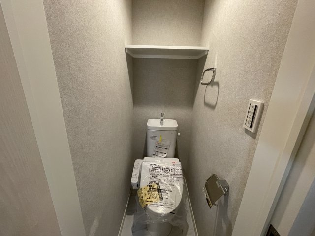 ＪＲ武蔵野線 東浦和駅 徒歩5分 4階建 築1年のトイレ写真