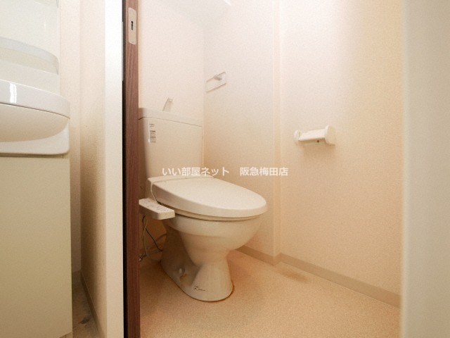 トイレ　同仕様写真となります。