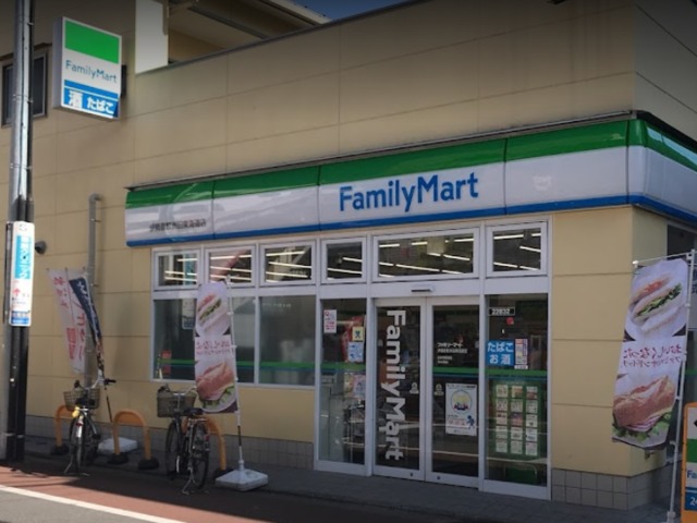 コンビニ　ファミリーマート伊勢彦鮫洲旧東海道店（コンビニ）まで191m