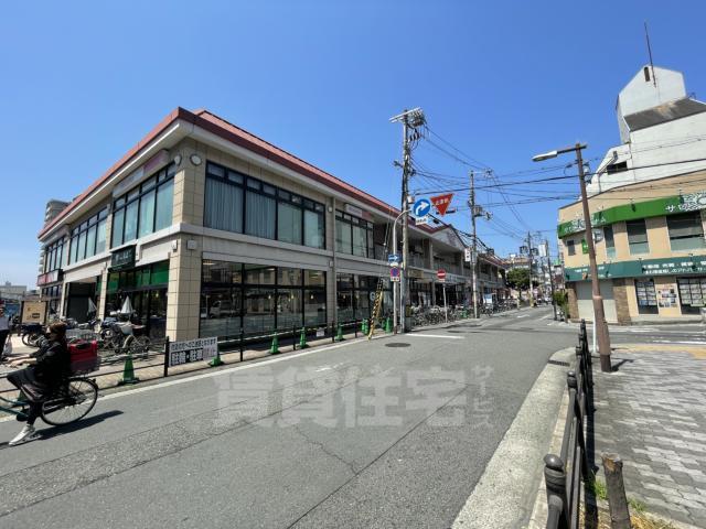 スーパー　イズミヤ　天下茶屋店（スーパー）まで671m
